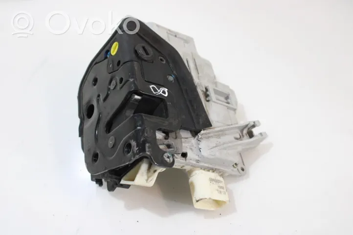 Audi A4 S4 B7 8E 8H Serratura portiera posteriore 