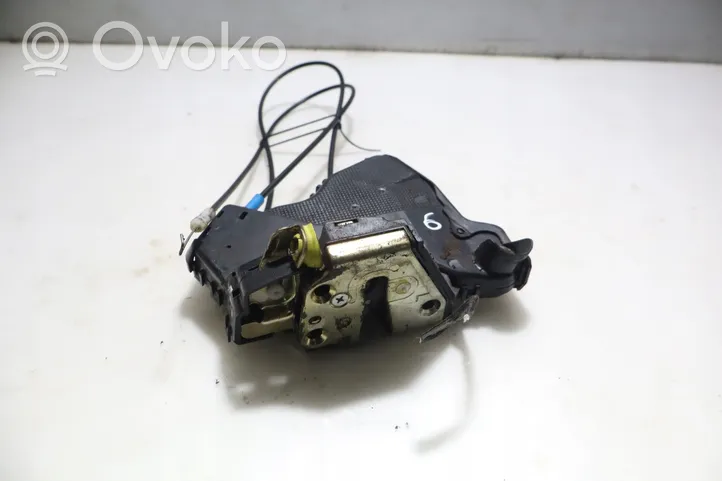 Toyota Avensis Verso Front door lock 