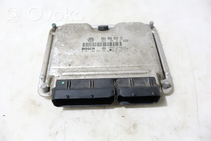 Volkswagen New Beetle Centralina/modulo motore ECU 0261206597