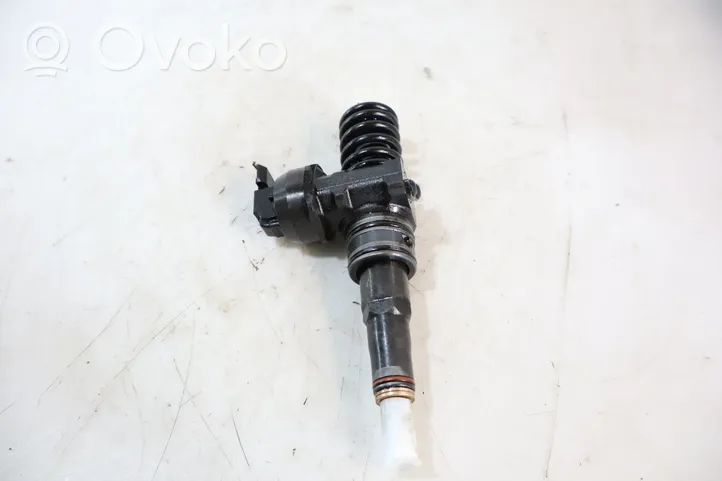 Volkswagen Golf V Injecteur de carburant 414720215