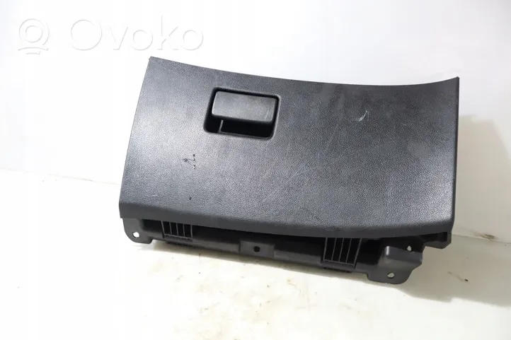 Opel Zafira C Glove box 