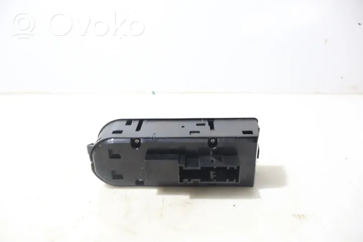 Opel Zafira B Electric window control switch 