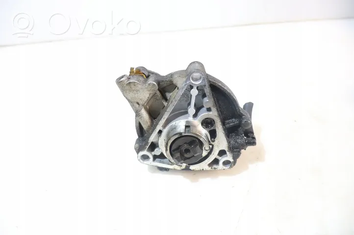 Opel Zafira B Vacuum pump 