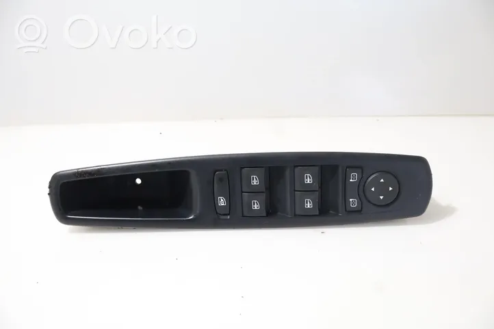 Renault Megane III Electric window control switch 