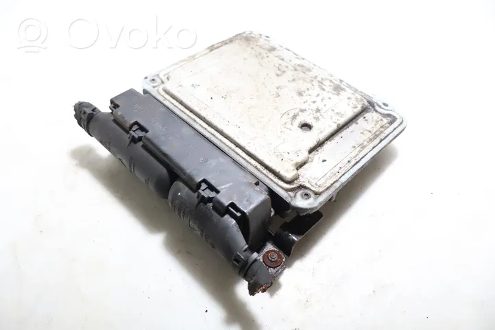 Volkswagen PASSAT B6 Unité de commande, module ECU de moteur 0281013440