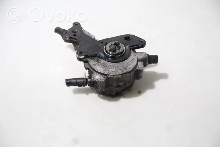 Audi A3 S3 8P Vacuum pump 