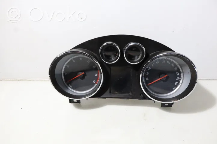 Opel Insignia A Clock 