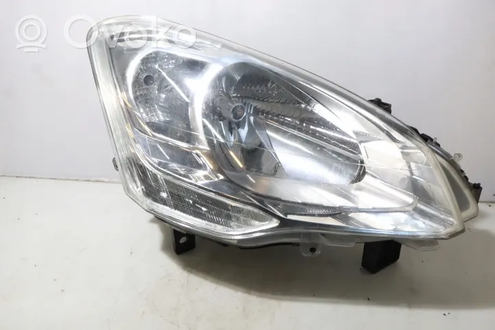 Peugeot Partner Lampa przednia 