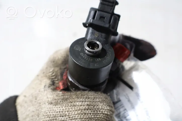 Ford Focus C-MAX Injecteur de carburant 0445110188