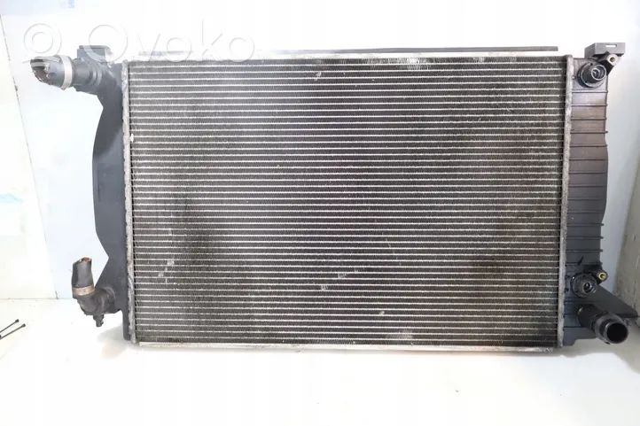 Audi A4 S4 B7 8E 8H Radiatore di raffreddamento 