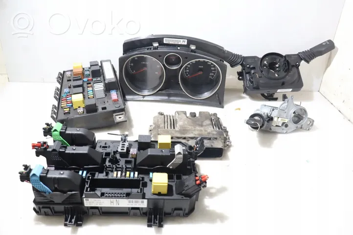 Opel Astra H Engine control unit/module ECU 