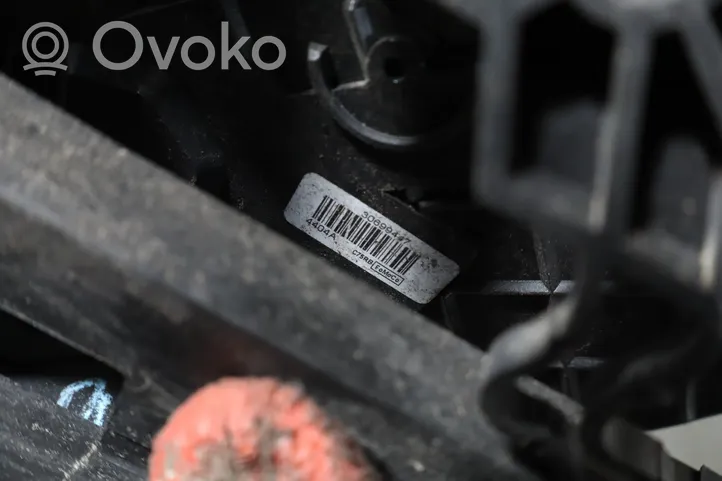 Volvo V50 Priekšpusē slēdzene 