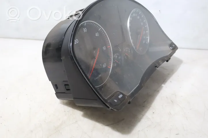 Volkswagen Jetta V Uhr A2C53101014