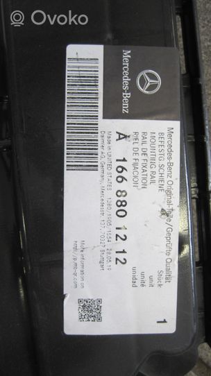 Mercedes-Benz ML W166 Staffa di rinforzo montaggio del paraurti anteriore A1668801212