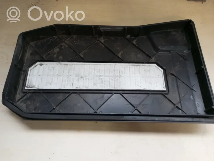 Porsche Cayenne (92A) Coperchio/tappo della scatola vassoio della batteria 7L0864643