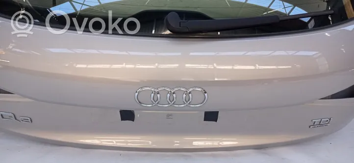 Audi Q3 8U Takaluukun/tavaratilan kansi 8U0827025B