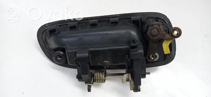 Toyota Carina T190 Maniglia esterna per portiera anteriore 