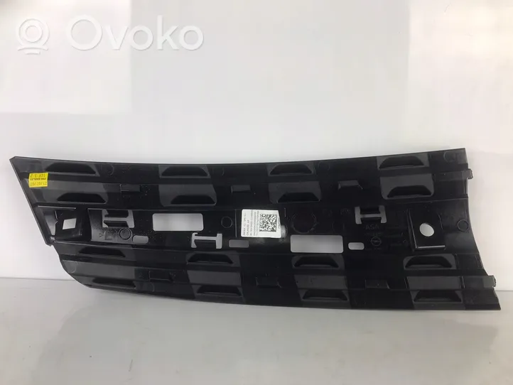 Opel Vivaro Etusäleikkö 9833128577