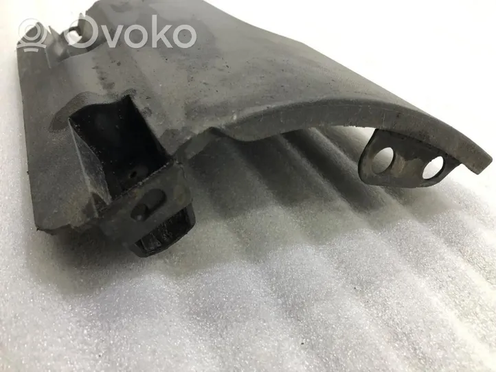 Volkswagen PASSAT B6 Altro elemento di rivestimento sottoporta/montante 