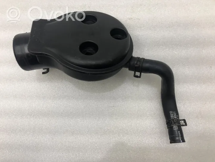 Opel Corsa B Tapa de la caja del filtro de aire 90572687