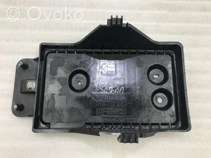 Mazda 6 Vassoio scatola della batteria KE7056041