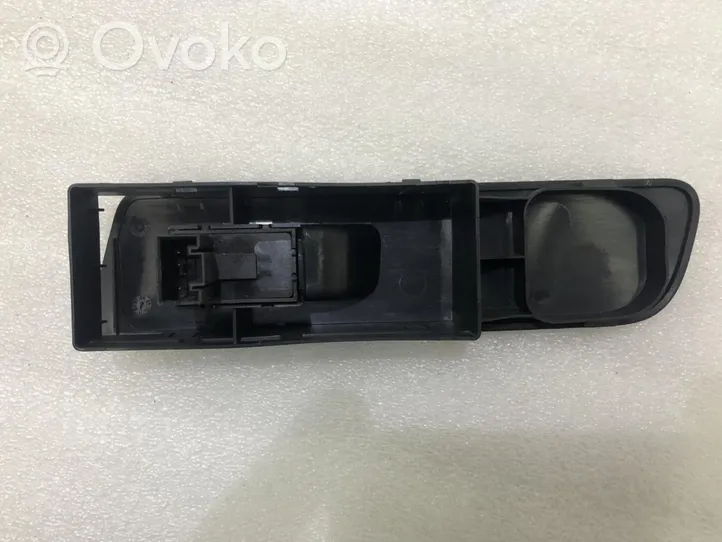 Volkswagen Tiguan Przełącznik / Przycisk otwierania szyb 5N2867255A