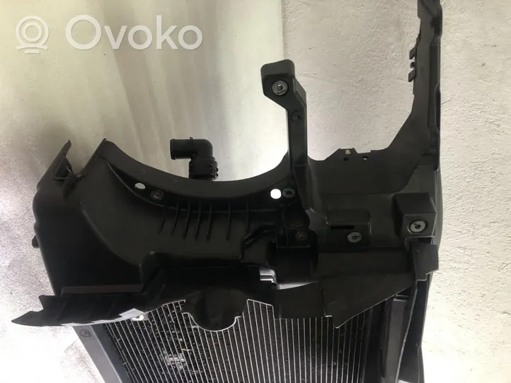 Volkswagen PASSAT B7 Support de radiateur sur cadre face avant 