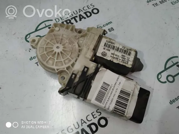 Seat Toledo II (1M) Front door window regulator motor 1J0959802G