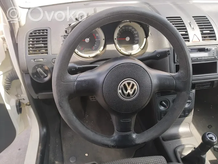 Volkswagen Polo III 6N 6N2 6NF Ohjauspyörä 