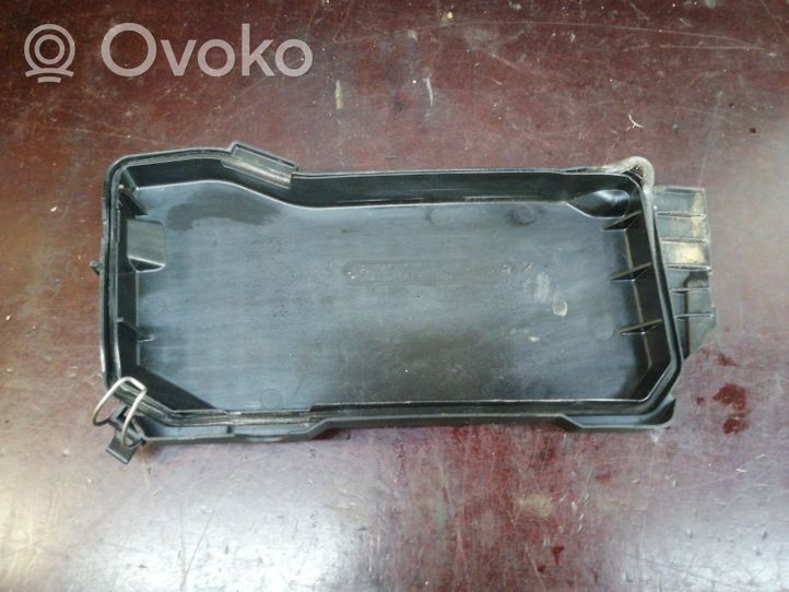 Mercedes-Benz C W204 Tapa de caja de fusibles A2045400082