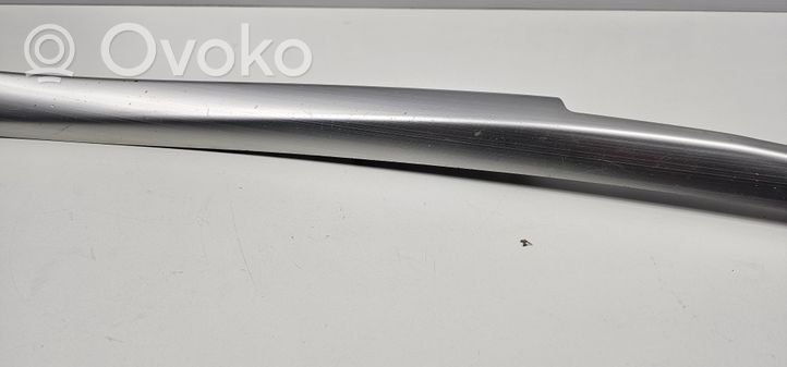 BMW X5 E70 Kojelaudan hansikaslokeron lista P0117840