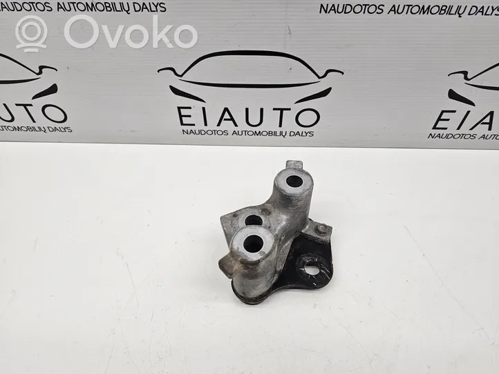 Mazda 6 Supporto di montaggio scatola del cambio KD62