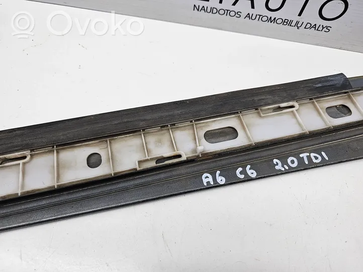 Audi A6 S6 C6 4F Rivestimento portiera posteriore (modanatura) SK36134