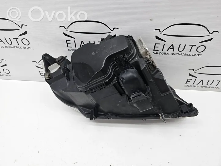 BMW 3 E90 E91 Lampa przednia 6942739