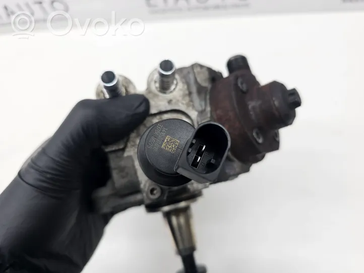 BMW 3 E90 E91 Fuel injection high pressure pump 7797874