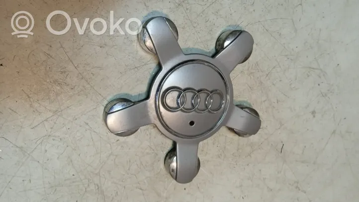 Audi Q3 8U Alkuperäinen pölykapseli 