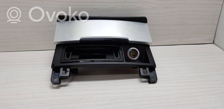 Audi Q7 4L Peleninė panelėje 4L0857951