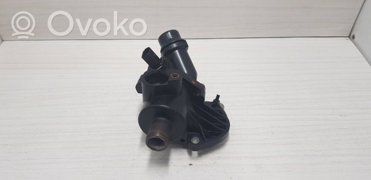 Audi A4 S4 B6 8E 8H Termostato/alloggiamento del termostato 06B121111L