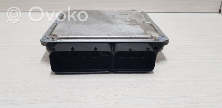 Volkswagen PASSAT B6 Sterownik / Moduł ECU 3C0907115