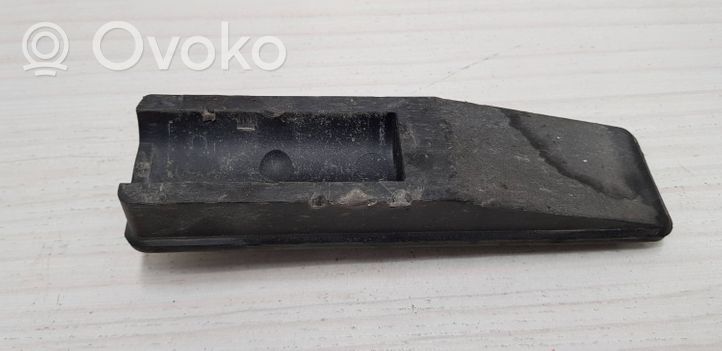 Audi A6 S6 C6 4F Base della presa Jacking 4F0802847