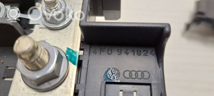 Audi A6 S6 C6 4F Saugiklių dėžė (komplektas) 4F0941824