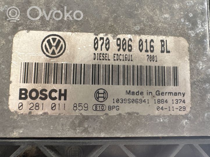 Volkswagen Touareg I Unidad de control/módulo del motor 070906016BL