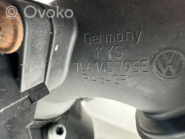 Volkswagen Touareg I Välijäähdyttimen jäähdytin 7L0117339