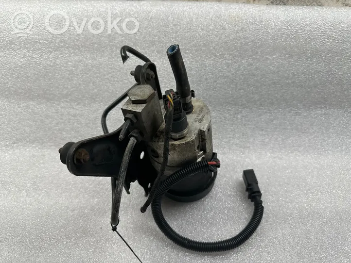 Audi A6 S6 C5 4B Avattavan katon hydraulipumppu 8E0614175F