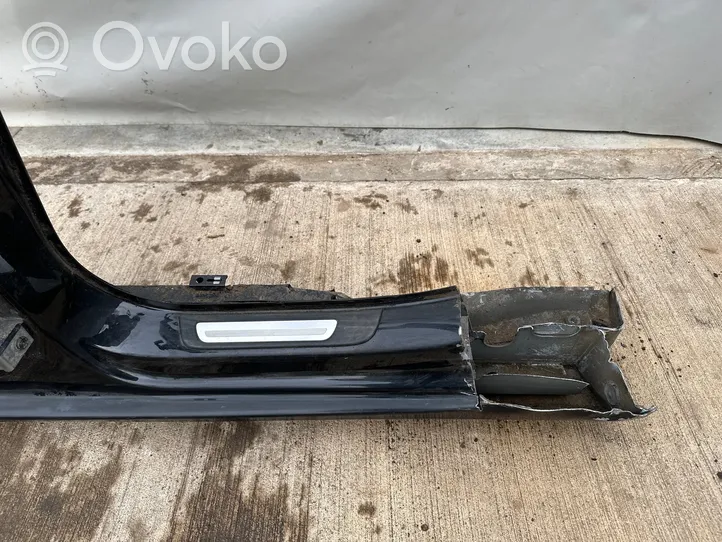 Audi A4 S4 B8 8K Auton rungon sivu 8K9809847