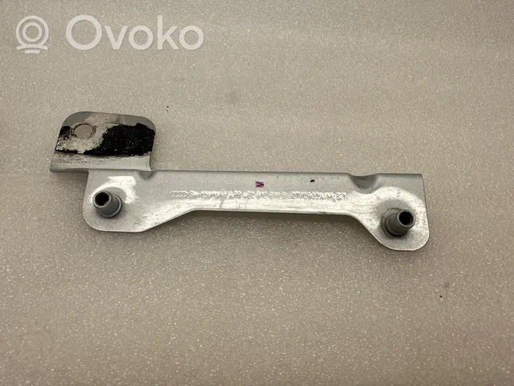 Audi A8 S8 D3 4E Supporto di montaggio del parafango 4E0810698B