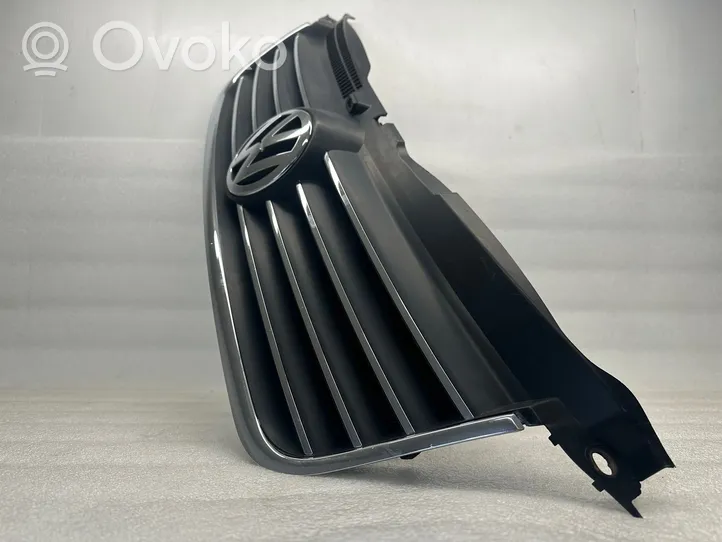 Volkswagen PASSAT B5.5 Maskownica / Grill / Atrapa górna chłodnicy 3B0853651H