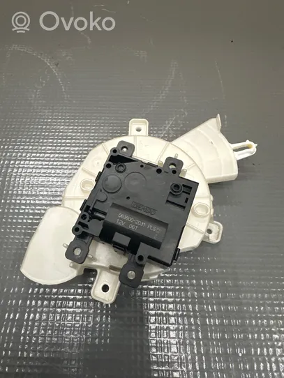 Lexus RX 450H Motor/activador trampilla de calefacción 0638002031