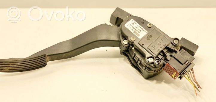 Mitsubishi Colt CZ3 Akceleratoriaus pedalas A4543000304