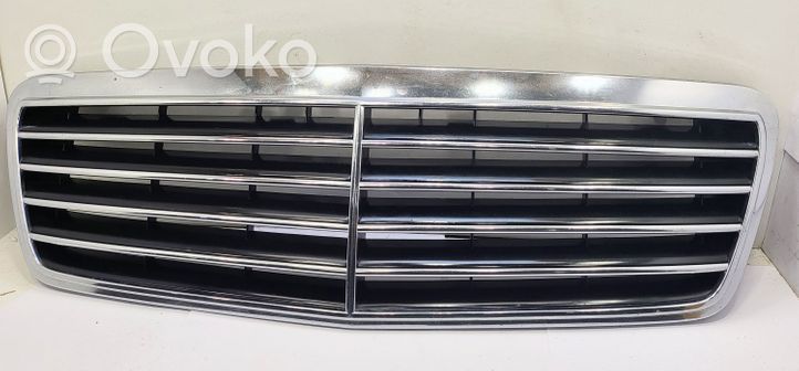 Mercedes-Benz CLK A208 C208 Grille de calandre avant 